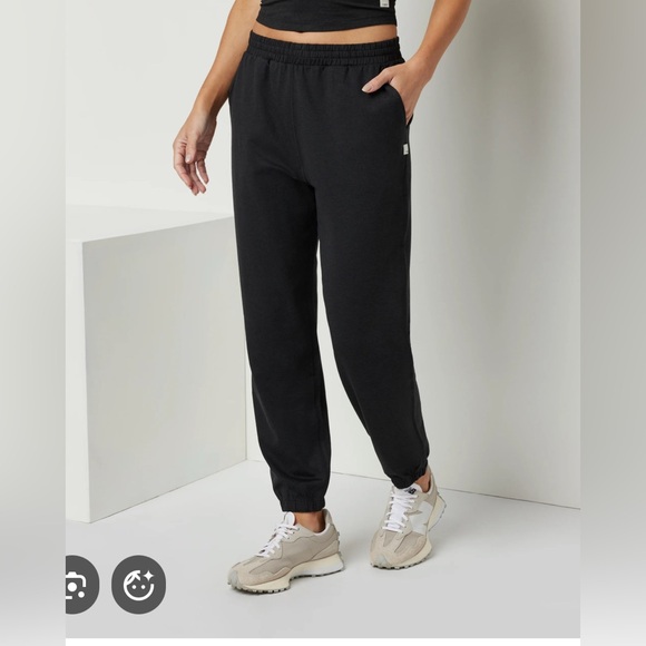 Vuori Pants - Vuori Heathered Black Boyfriend Jogger